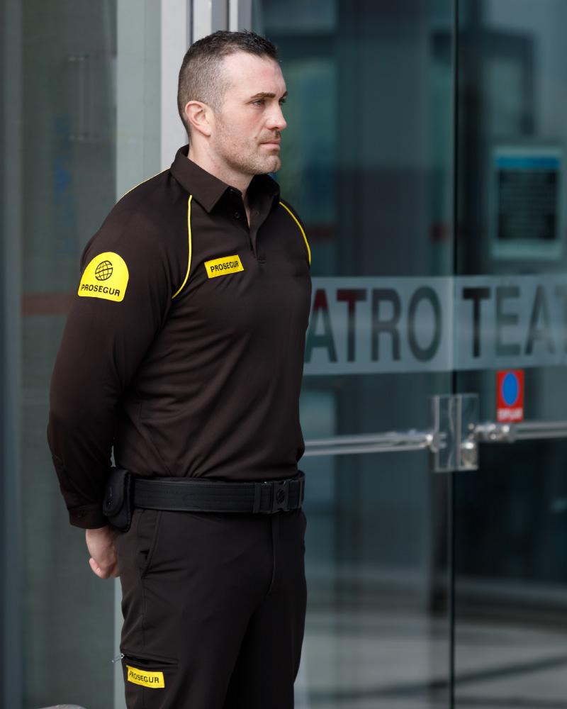 Nevada Prosegur Security Guard A Prosegur security guard in Las Vegas providing security guard services