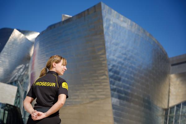 Emergency Commercial Property Security Emergency commercial property security with a Prosegur officer