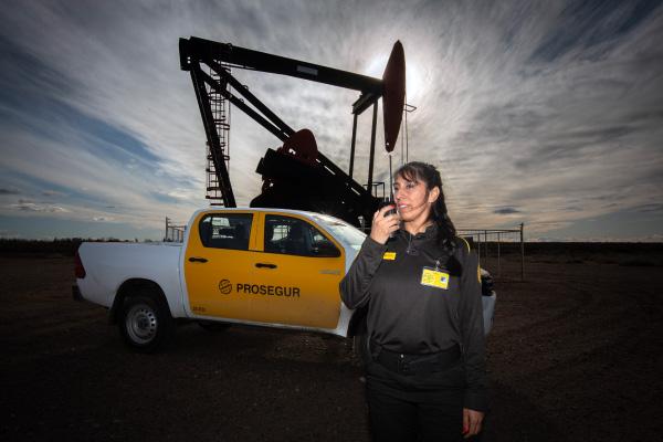 Emergency Security Response A Prosegur security officer responding to an emergency an at oil pump
